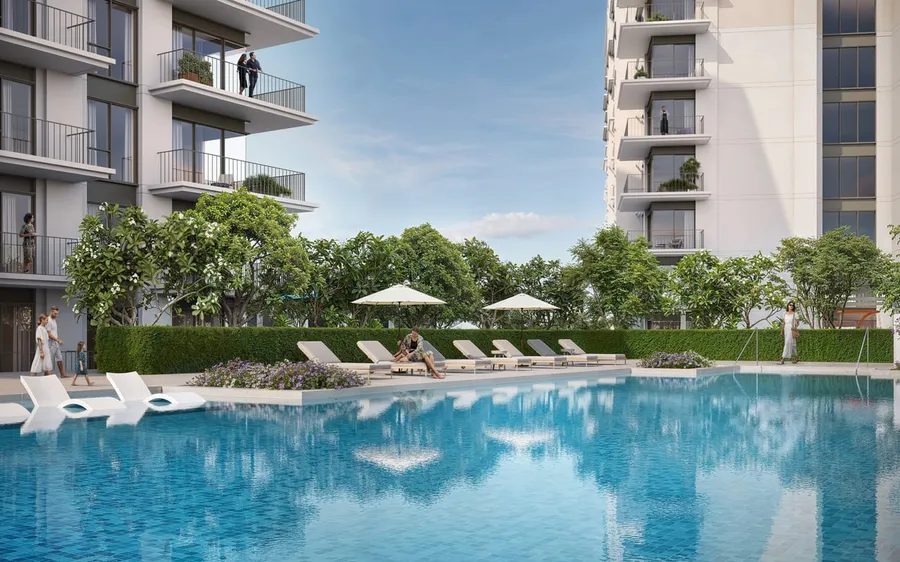 Adult & Kids Pool at Golf Verge.