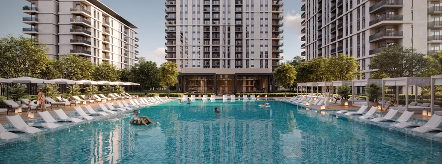 Infinity Pool & Pool Deck at Park Lane.