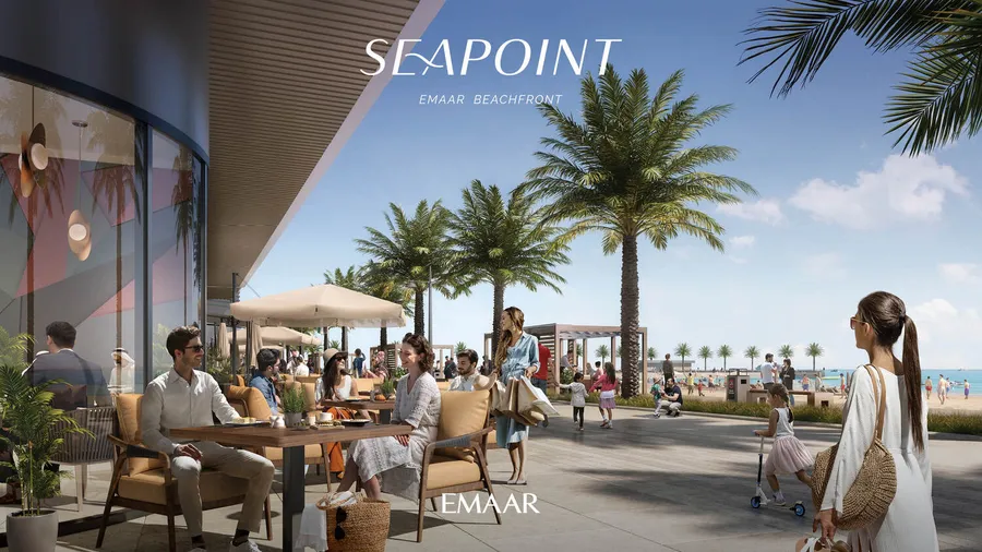 Ground-Level Boutiques & Cafes at Seapoint.