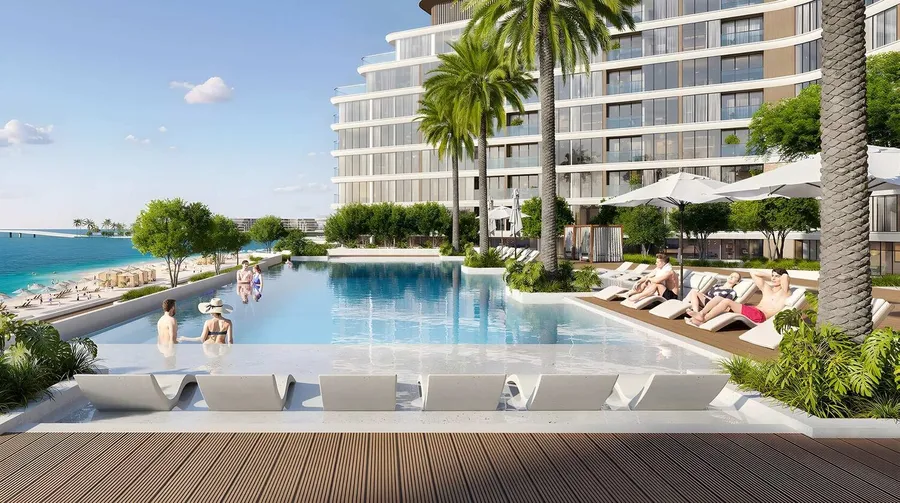 Infinity Swimming Pool at Pierside Marina Residences.